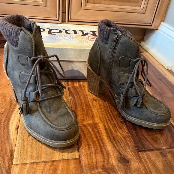 Mudd Distressed Explorer Heeled Ankle Boot - Picture 4 of 14